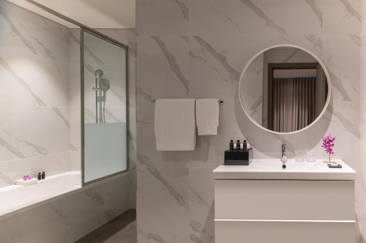 Steigenberger Residence โดฮา ภายนอก รูปภาพ Bathroom