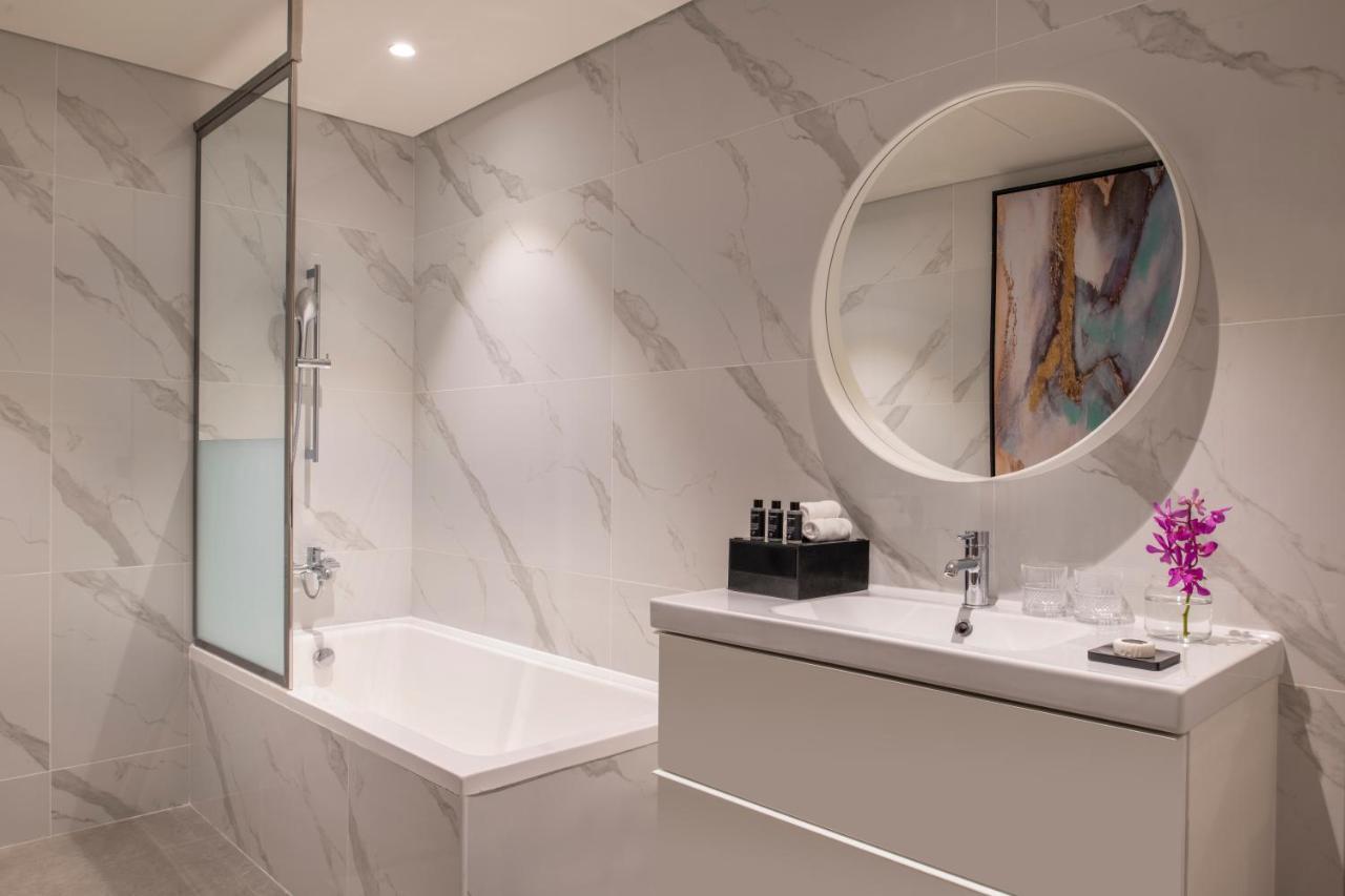 Steigenberger Residence โดฮา ภายนอก รูปภาพ Bathroom